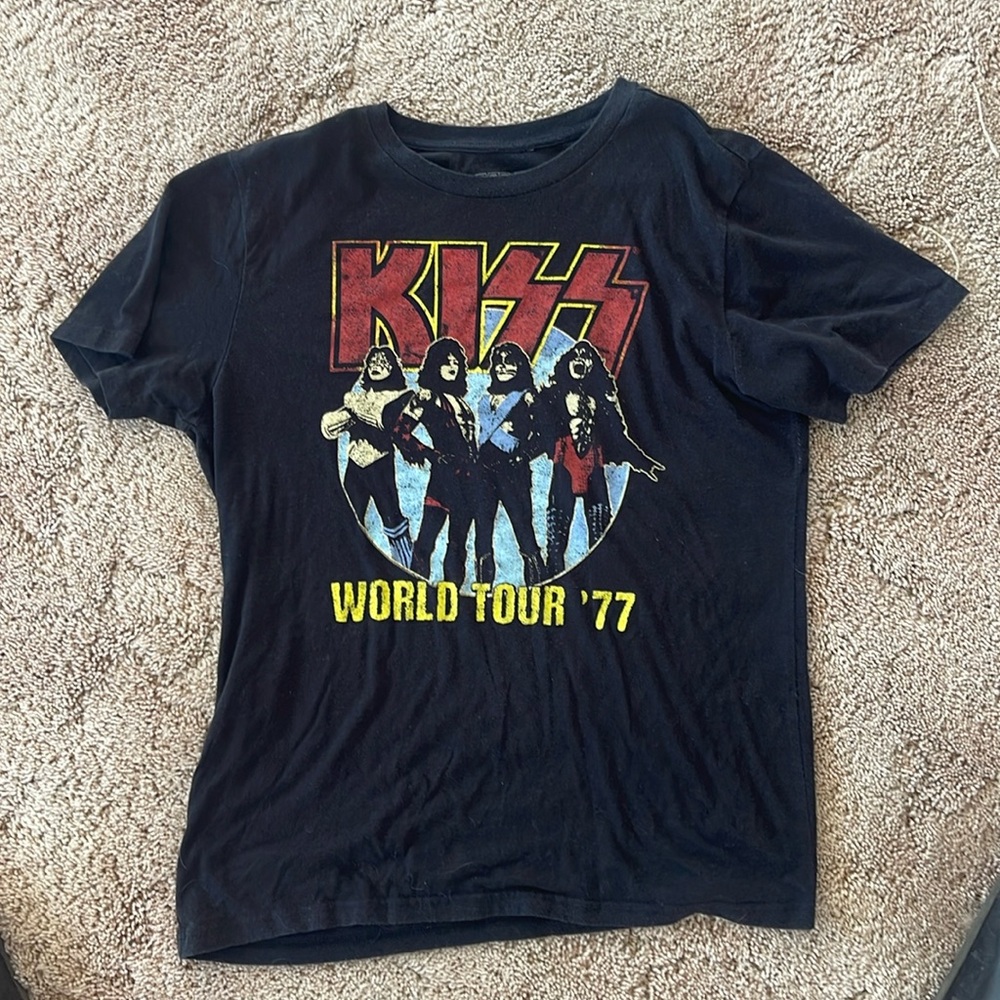 Kiss tee shirt